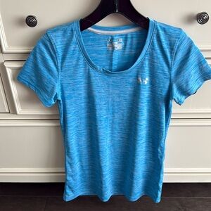 Under armour semi fitted shirt